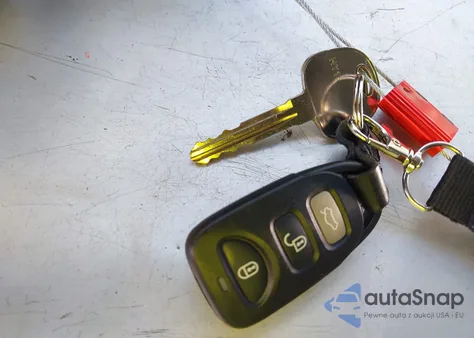 2015 Hyundai Elantra Limited from USA, damaged, VIN 5NPDH4AE8FH557410